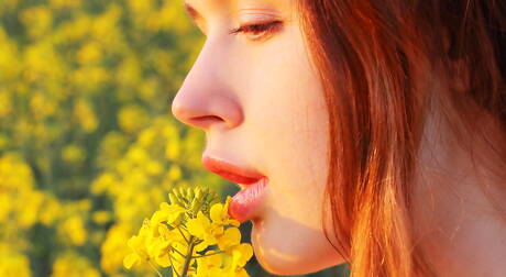 Showy Beauty invite you to explore free photos featuring Riccarda has a nice shape