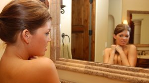 Diddylicious invite you to explore free pictures featuring Diddy showing superb body